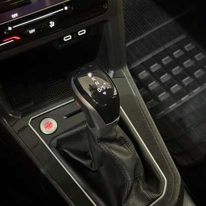 VOLKSWAGEN-POLO-2023