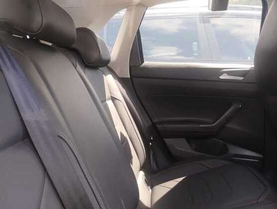 VOLKSWAGEN-POLO-2023