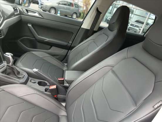 VOLKSWAGEN-POLO-2024