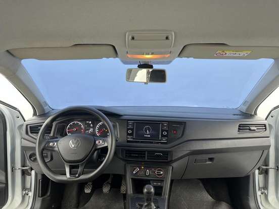 VOLKSWAGEN-POLO-2023