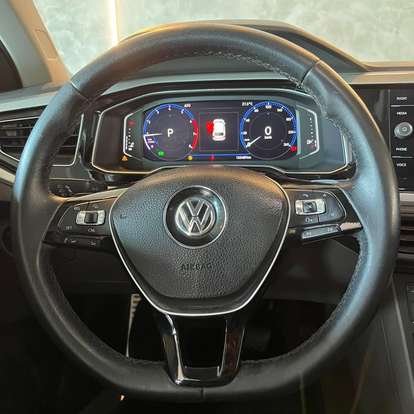 VOLKSWAGEN-POLO-2018