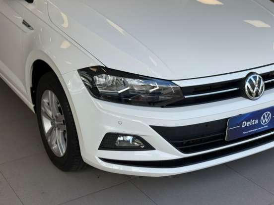 VOLKSWAGEN-POLO-2021