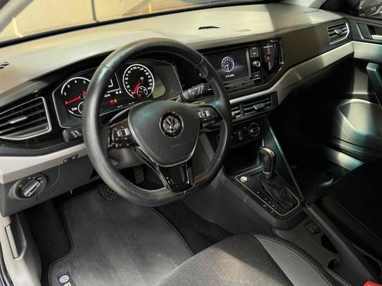 VOLKSWAGEN-POLO-1.0 200 TSI COMFORTLINE AUTOMÁTICO VOLKSWAGEN-POLO-2018