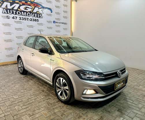 VOLKSWAGEN-POLO-2017