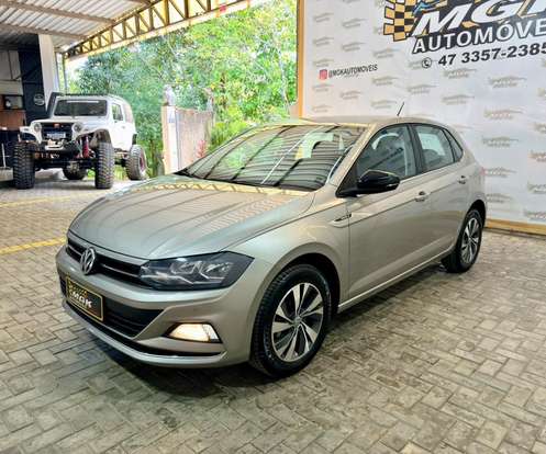 VOLKSWAGEN-POLO-2017