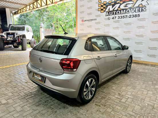 VOLKSWAGEN-POLO-1.0 200 TSI HIGHLINE AUTOMÁTICO VOLKSWAGEN-POLO-2017