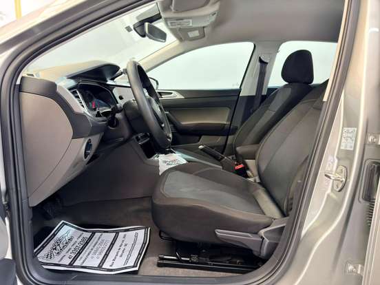VOLKSWAGEN-POLO-1.0 200 TSI HIGHLINE AUTOMÁTICO VOLKSWAGEN-POLO-2017