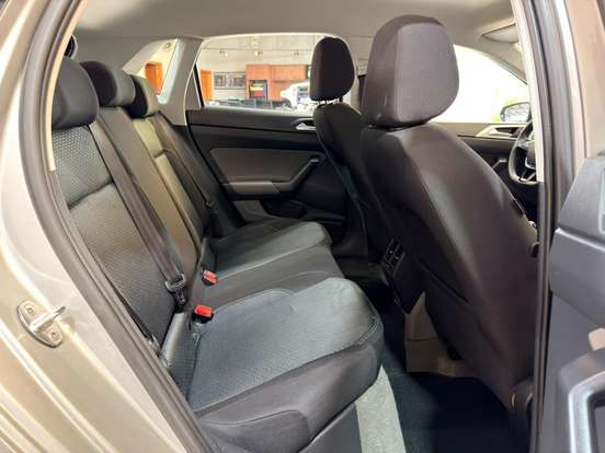 VOLKSWAGEN-POLO-2017