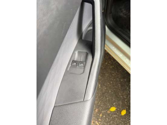 VOLKSWAGEN-POLO-2024