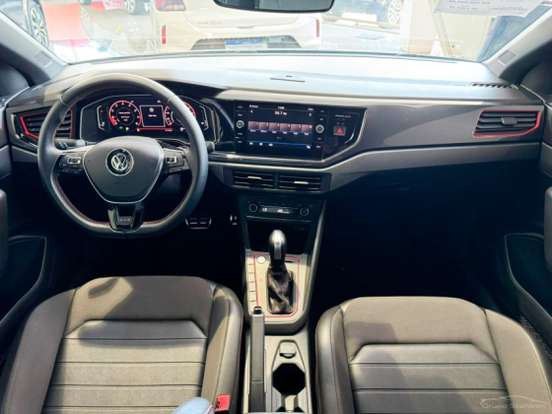 VOLKSWAGEN-POLO-2021