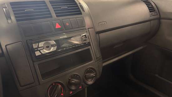 VOLKSWAGEN-POLO-2007