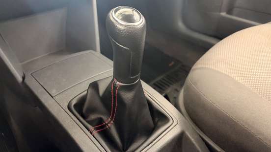 VOLKSWAGEN-POLO-2007