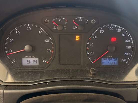 VOLKSWAGEN-POLO-1.6 MI 8V FLEX 4P MANUAL VOLKSWAGEN-POLO-2007