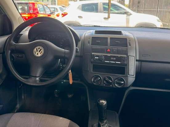 VOLKSWAGEN-POLO-2006