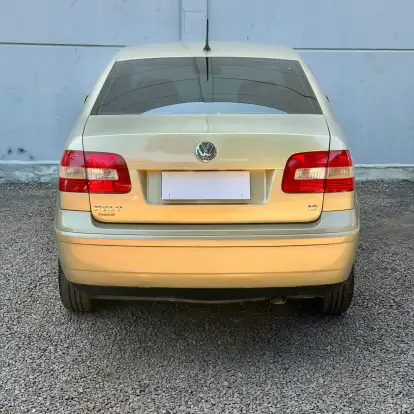 VOLKSWAGEN-POLO SEDAN-2004