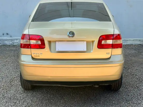 VOLKSWAGEN-POLO SEDAN-1.6 8V GASOLINA 4P MANUAL VOLKSWAGEN-POLO SEDAN-2004