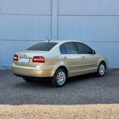 VOLKSWAGEN-POLO SEDAN-1.6 8V GASOLINA 4P MANUAL VOLKSWAGEN-POLO SEDAN-2004