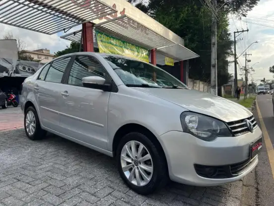 VOLKSWAGEN-POLO SEDAN-2012