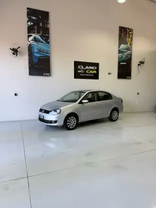 VOLKSWAGEN-POLO SEDAN-2013