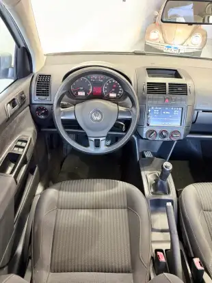 VOLKSWAGEN-POLO SEDAN-2013