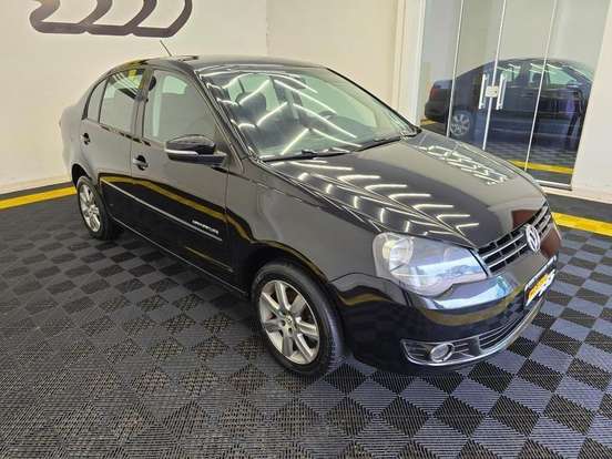 VOLKSWAGEN-POLO SEDAN-2011