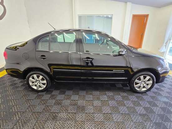 VOLKSWAGEN-POLO SEDAN-1.6 MI COMFORTLINE 8V FLEX 4P AUTOMATIZADO VOLKSWAGEN-POLO SEDAN-2011