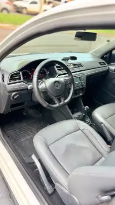 VOLKSWAGEN-SAVEIRO-2020