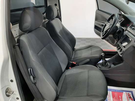 VOLKSWAGEN-SAVEIRO-2023