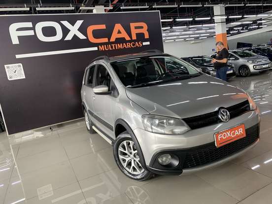 VOLKSWAGEN-SPACE CROSS-2012