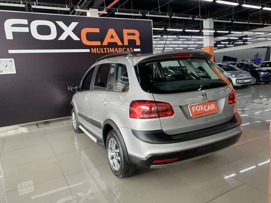 VOLKSWAGEN-SPACE CROSS-2012