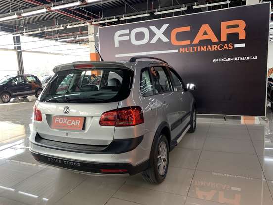 VOLKSWAGEN-SPACE CROSS-2012