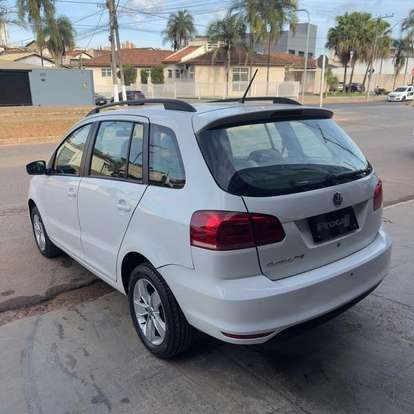 VOLKSWAGEN-SPACEFOX-2018