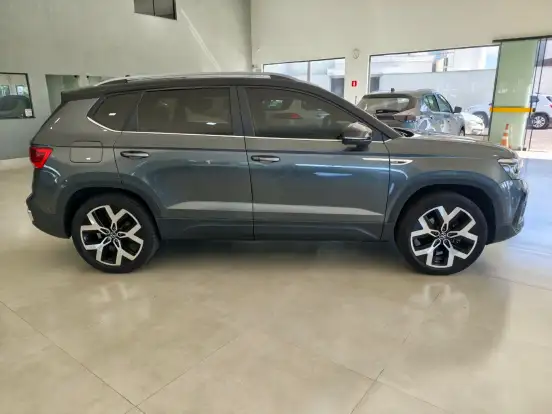 VOLKSWAGEN-TAOS-1.4 250 TSI TOTAL FLEX HIGHLINE AUTOMÁTICO VOLKSWAGEN-TAOS-2024