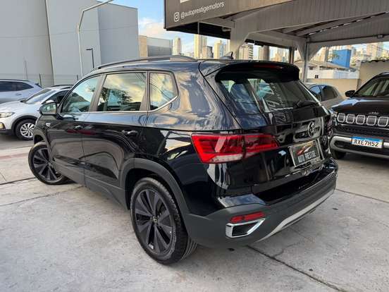 VOLKSWAGEN-TAOS-2024