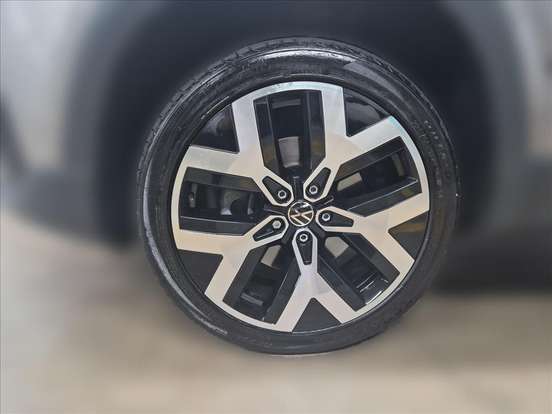 VOLKSWAGEN-TAOS-2023