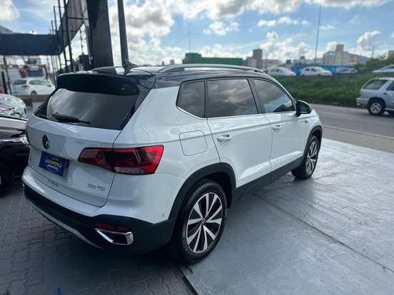 VOLKSWAGEN-TAOS-2023