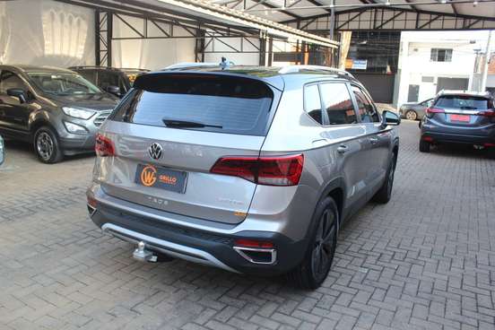VOLKSWAGEN-TAOS-2022