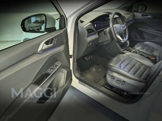 VOLKSWAGEN-TAOS-2021