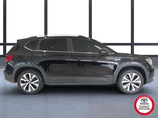 VOLKSWAGEN-TAOS-2023