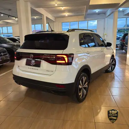 VOLKSWAGEN-T-CROSS-2024