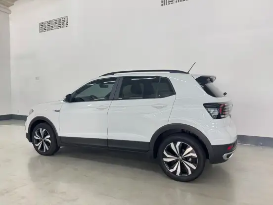VOLKSWAGEN-T-CROSS-2022