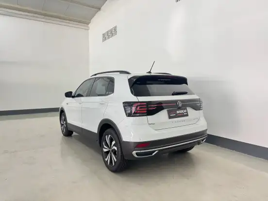 VOLKSWAGEN-T-CROSS-2022