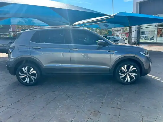 VOLKSWAGEN-T-CROSS-2022