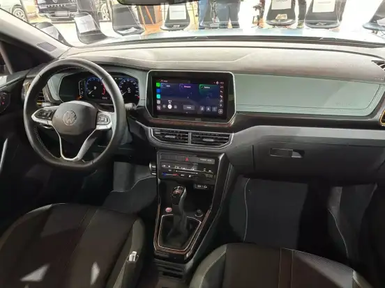 VOLKSWAGEN-T-CROSS-2026