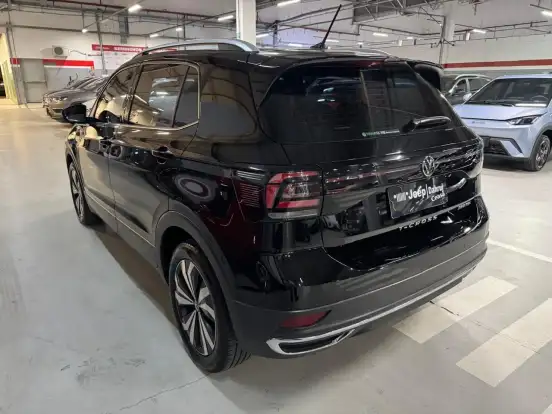 VOLKSWAGEN-T-CROSS-2023