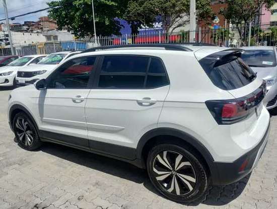 VOLKSWAGEN-T-CROSS-2025