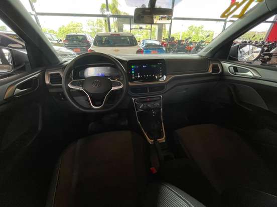 VOLKSWAGEN-T-CROSS-2025