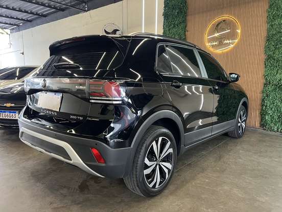 VOLKSWAGEN-T-CROSS-2024