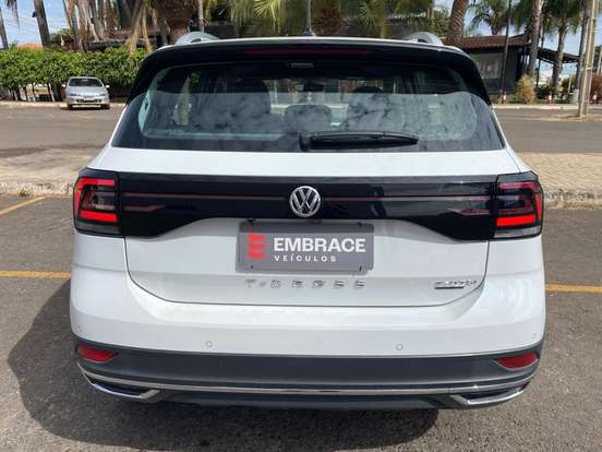 VOLKSWAGEN-T-CROSS-1.0 200 TSI TOTAL FLEX AUTOMÁTICO VOLKSWAGEN-T-CROSS-2019