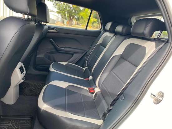 VOLKSWAGEN-T-CROSS-1.0 200 TSI TOTAL FLEX AUTOMÁTICO VOLKSWAGEN-T-CROSS-2019